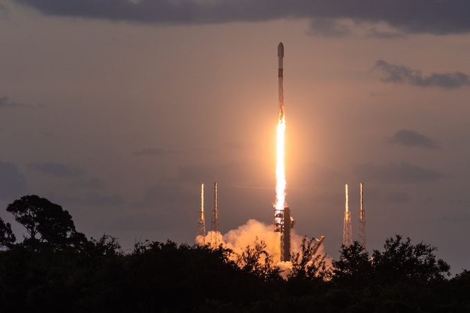 SpaceX launches sunrise Starlink mission following weather scrub