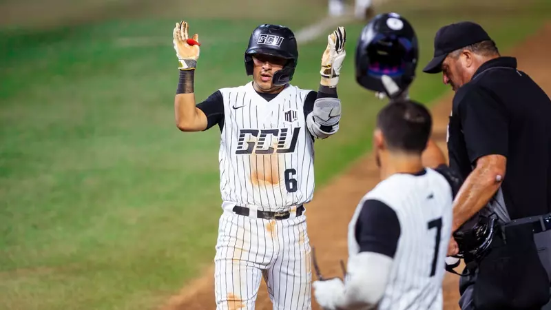 Edinburg Vela’s Perez signs with Texas Rangers